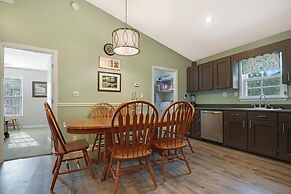 White Lane 3 Bedroom Home by RedAwning