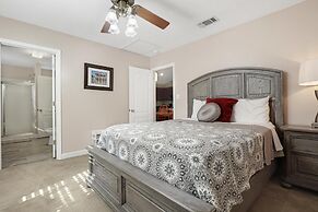 White Lane 3 Bedroom Home by RedAwning