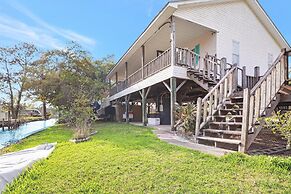 White Lane 3 Bedroom Home by RedAwning