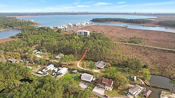 White Lane 3 Bedroom Home by RedAwning