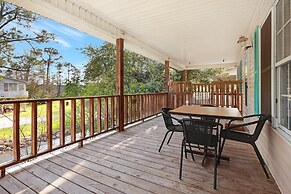 White Lane 3 Bedroom Home by RedAwning