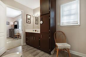 White Lane 3 Bedroom Home by RedAwning