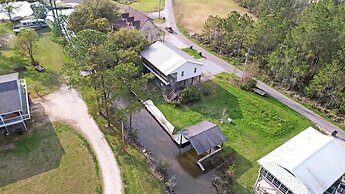 White Lane 3 Bedroom Home by RedAwning