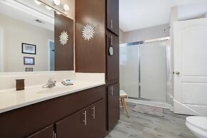 White Lane 3 Bedroom Home by RedAwning