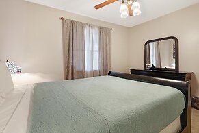 White Lane 3 Bedroom Home by RedAwning