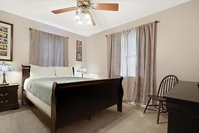 White Lane 3 Bedroom Home by RedAwning