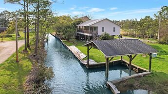 White Lane 3 Bedroom Home by RedAwning