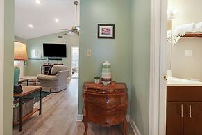 White Lane 3 Bedroom Home by RedAwning