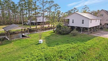 White Lane 3 Bedroom Home by RedAwning