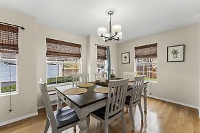 Premiere Pointe 2 Bedroom Condo by RedAwning