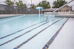 Premiere Pointe 2 Bedroom Condo by RedAwning