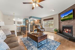 Premiere Pointe 2 Bedroom Condo by RedAwning