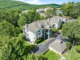 Premiere Pointe 2 Bedroom Condo by RedAwning