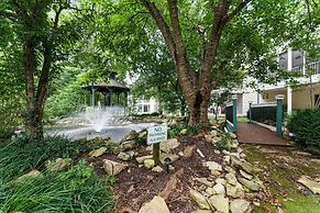 Premiere Pointe 2 Bedroom Condo by RedAwning