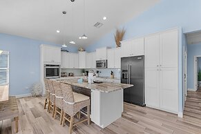 109 Gulfview Avenue - Beautiful Private Pool Home Mid Island 3 Bedroom