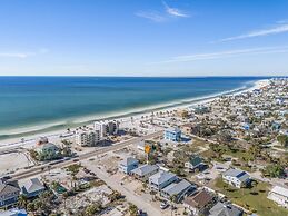 109 Gulfview Avenue - Beautiful Private Pool Home Mid Island 3 Bedroom