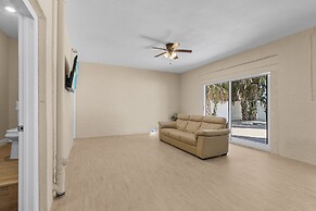 109 Gulfview Avenue - Beautiful Private Pool Home Mid Island 3 Bedroom