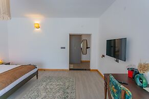 Seclude Ramgarh Willows