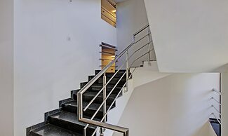 Treebo Usha Vasivi Alipiri Road, 2 Km From Tirupati Central Bus Statio