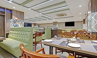 Treebo Usha Vasivi Alipiri Road, 2 Km From Tirupati Central Bus Statio