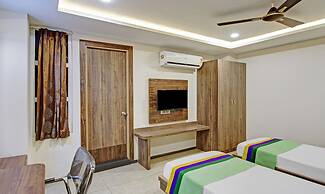 Treebo Usha Vasivi Alipiri Road, 2 Km From Tirupati Central Bus Statio