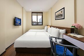 Queen Cafe Hotel & Pub