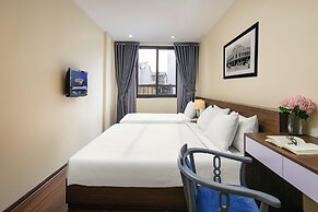 Queen Cafe Hotel & Pub