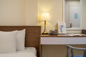 Queen Cafe Hotel & Pub