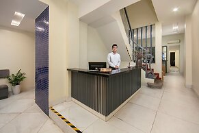 Queen Cafe Hotel & Pub