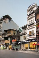 Queen Cafe Hotel & Pub