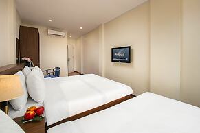 Queen Cafe Hotel & Pub