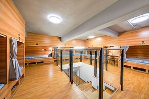 riverside youth hostel