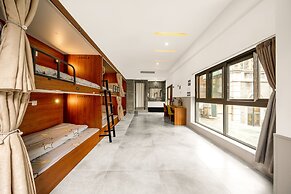 riverside youth hostel