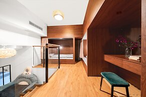 riverside youth hostel