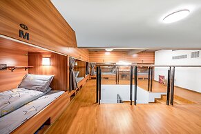 riverside youth hostel