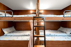 riverside youth hostel