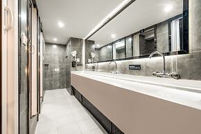 riverside youth hostel