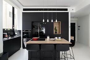 New Design & Sunny Balcony in TLV Center