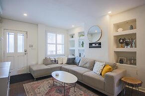Leslieville Cozy & Bright Apt in Trendy Beaches