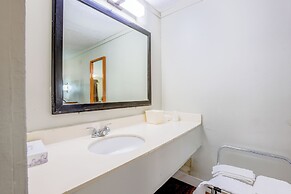 Cozy Garden Inn By OYO Hwy 40 Richmond