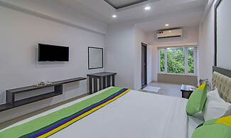 Treebo The Platinum Studio 50