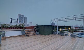 Treebo The Platinum Studio 50