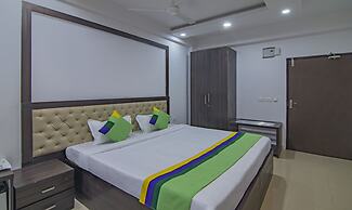 Treebo The Platinum Studio 50