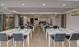 Treebo The Platinum Studio 50