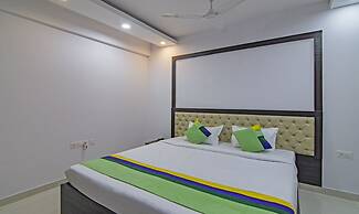 Treebo The Platinum Studio 50