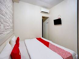 OYO Life 90606 Glass House Citraland Syariah