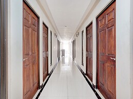 OYO Life 90606 Glass House Citraland Syariah