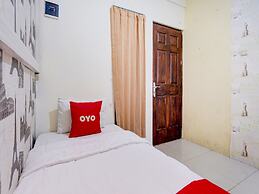 OYO Life 90606 Glass House Citraland Syariah