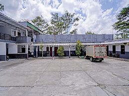 OYO 90405 Penginapan Sasti KuninganNearTaman Cirendang