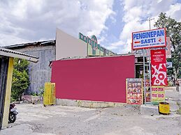 OYO 90405 Penginapan Sasti KuninganNearTaman Cirendang